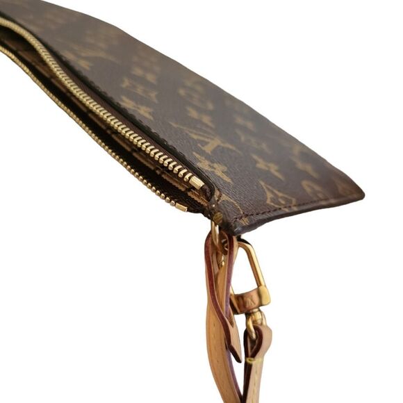 Louis Vuitton Monogram Neverfull MM Pouch - Picture 5 of 13